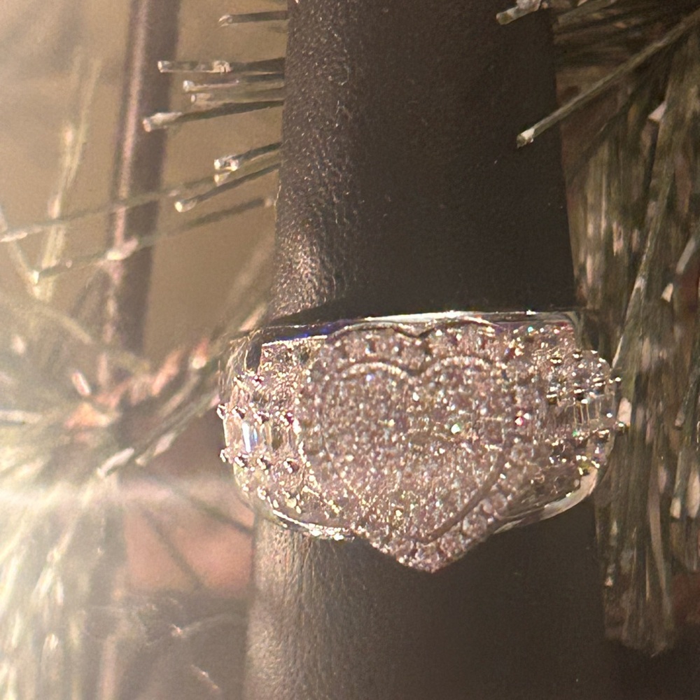 Elegant Silver Heart Ring